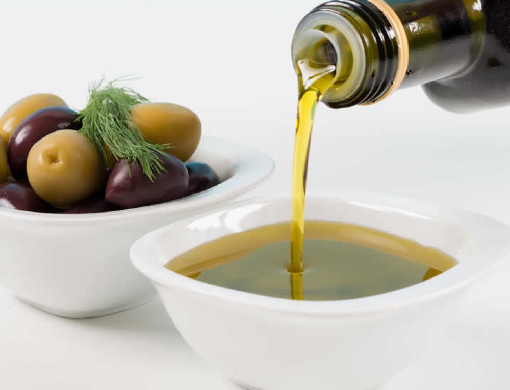 Запах оливкового масла. Оливковое масло Греция. Оливковое масло Эстетика. Оливковое масло в древней Греции. Оливковое масло с укропом.